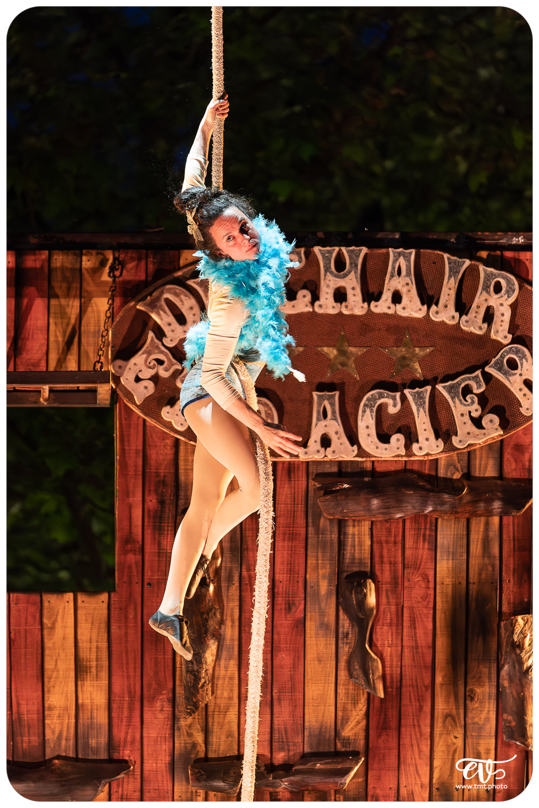 DE CHAIR ET D'ACIER (CIE 100 RACINES)